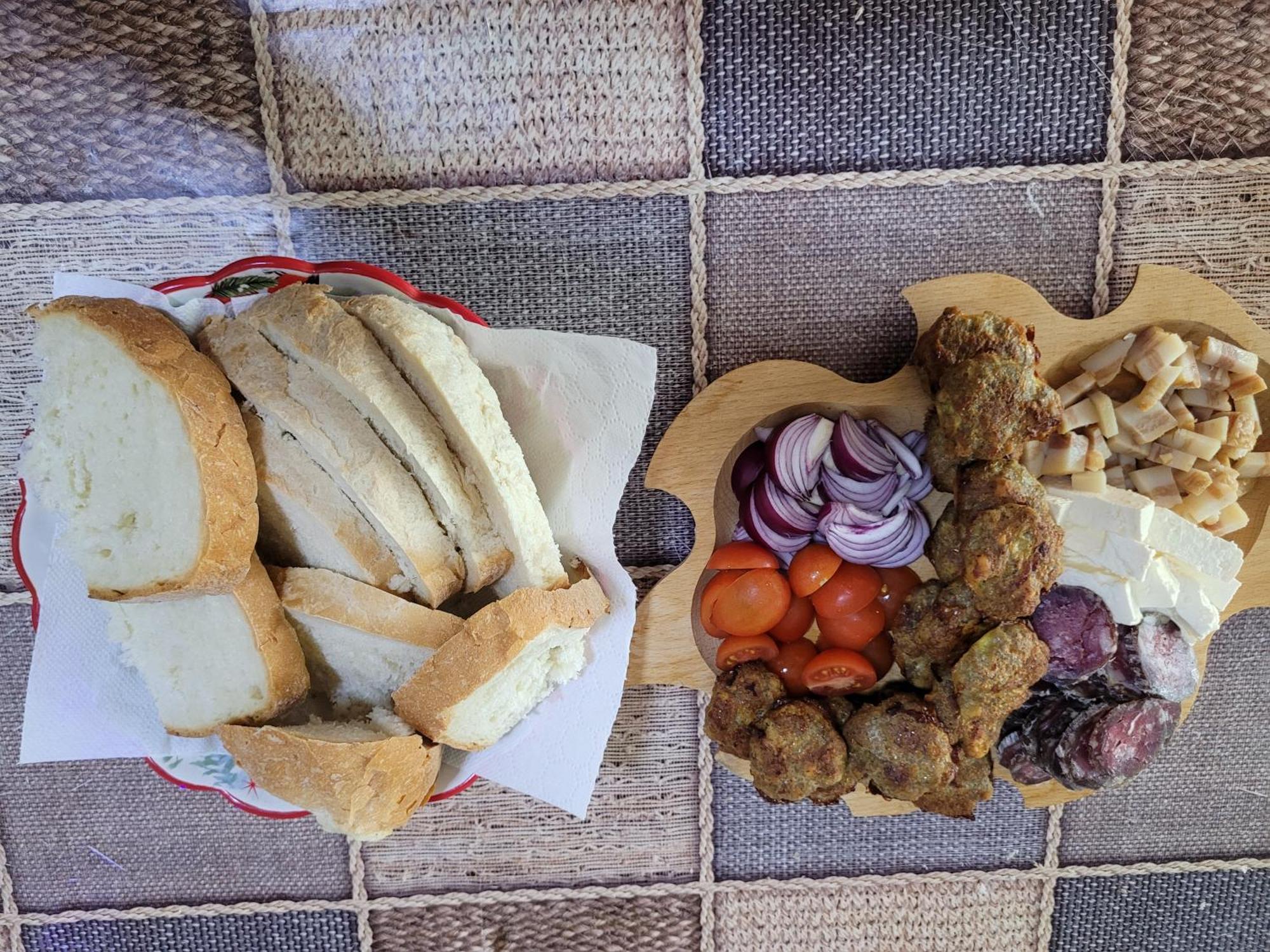 Vila La Izvorul Putinei Хацег Номер фото